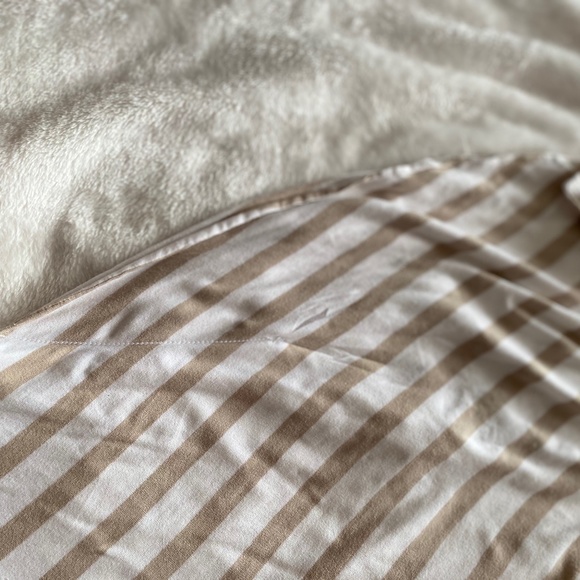 💓White House Black Market One Shoulder Top - Picture 6 of 12